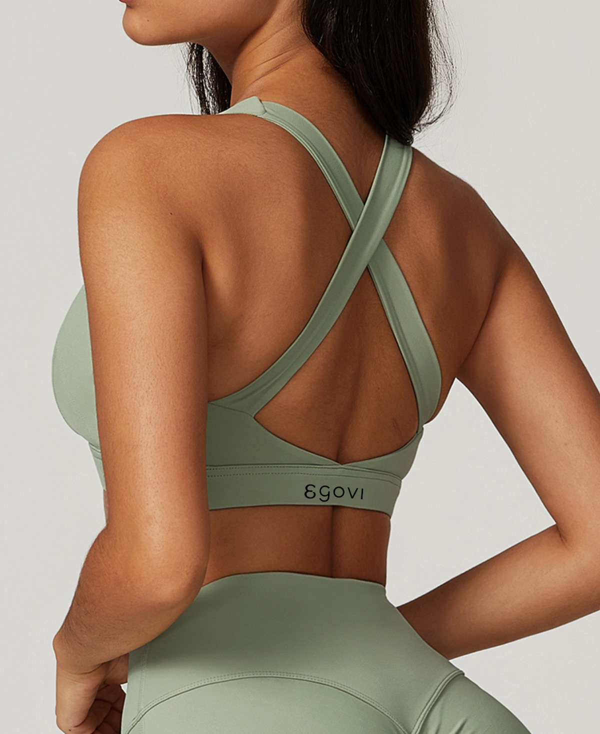 supportive cross-back sports bra with removable padding. Made from 78% polyamide and 22% elastane for comfort, flexibility, and breathability. Perfect for gym, yoga, or daily activewear.