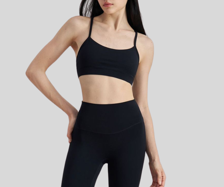 This sleek, sports bra features a minimalist scoop neckline and slim racerback straps for unrestricted movement. Made with breathable, stretch fabric for a barely-there feel and light to medium support.

Fitness Suitability:
Ideal for yoga, Pilates, barre, light gym sessions, or layering under activewear for all-day comfort.