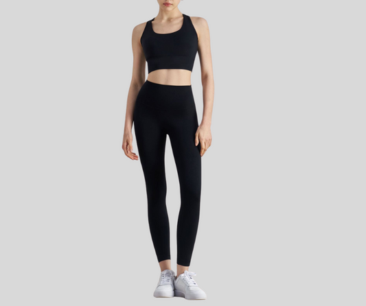 This racerback bra offers a supportive fit with a wide scoop neckline and stretchy, breathable fabric for all-day ease. The sleek, full-coverage design makes it a go-to for movement and style.